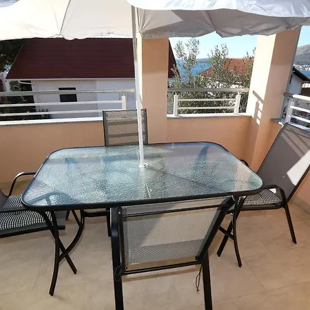 Beautiful 2-bed In Okrug Gornji * Trogir