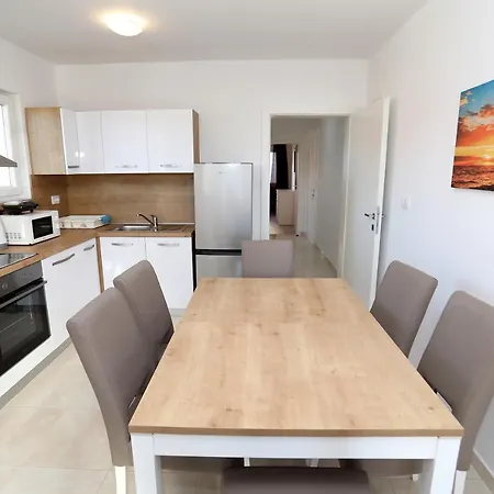 Beautiful 2-bed In Okrug Gornji * Trogir