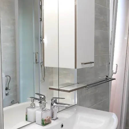 Beautiful 2-bed In Okrug Gornji Trogir