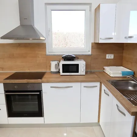 Beautiful 2-bed In Okrug Gornji * Trogir