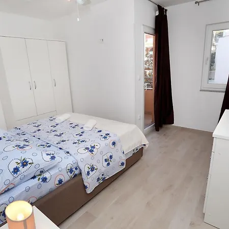 Beautiful 2-bed In Okrug Gornji *