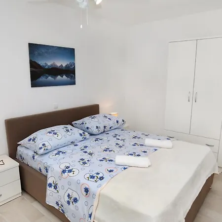 Lejlighed Beautiful 2-bed In Okrug Gornji *